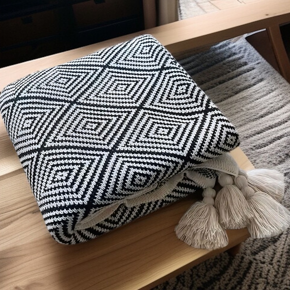Black & White Geometric Throw Blanket